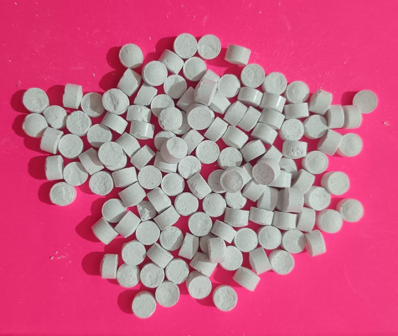 JMitraSorb-D white D-shaped soda lime granules